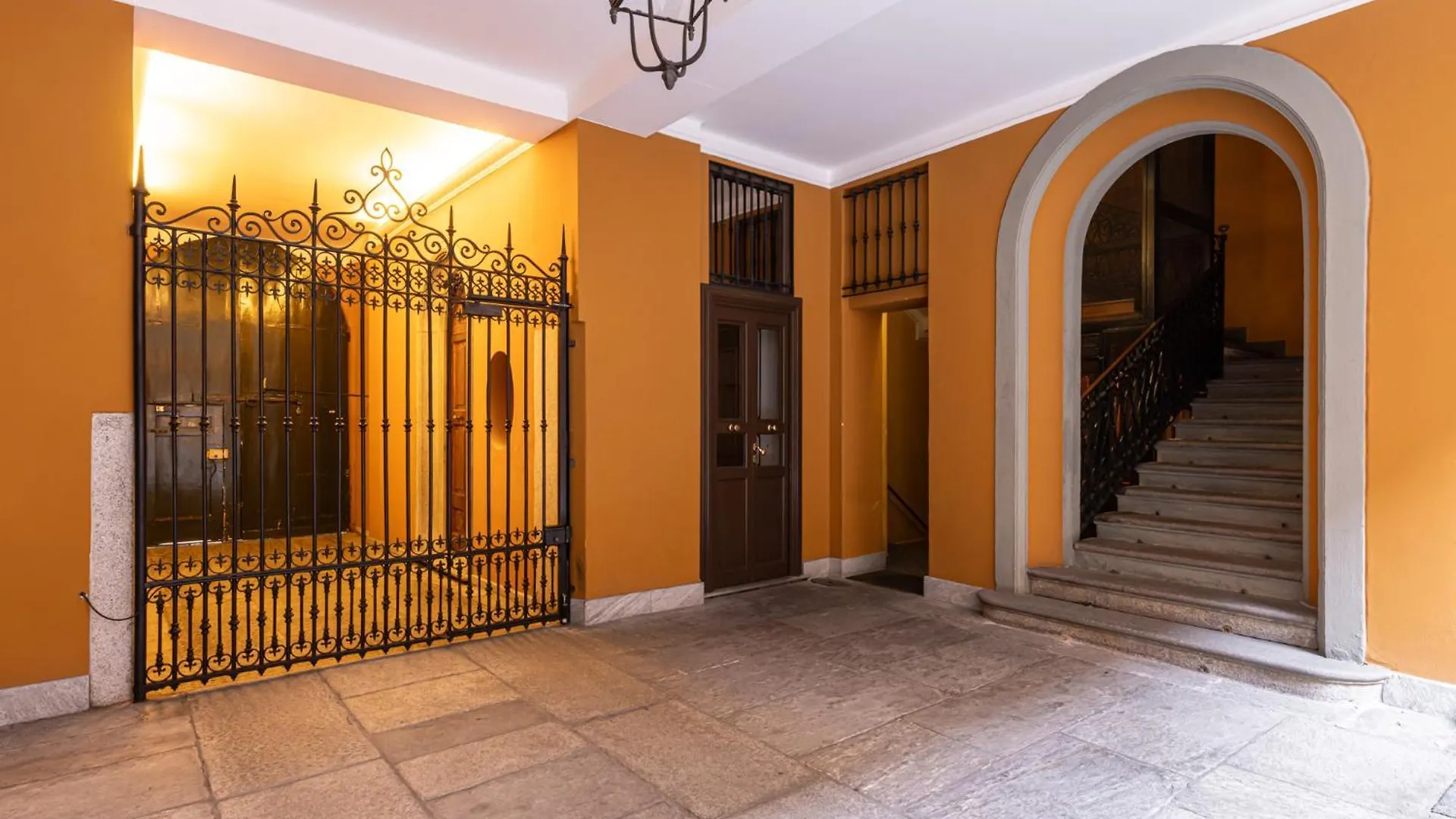 Апартаменты Montenapoleone Luxury Penthouse Милан Италия
