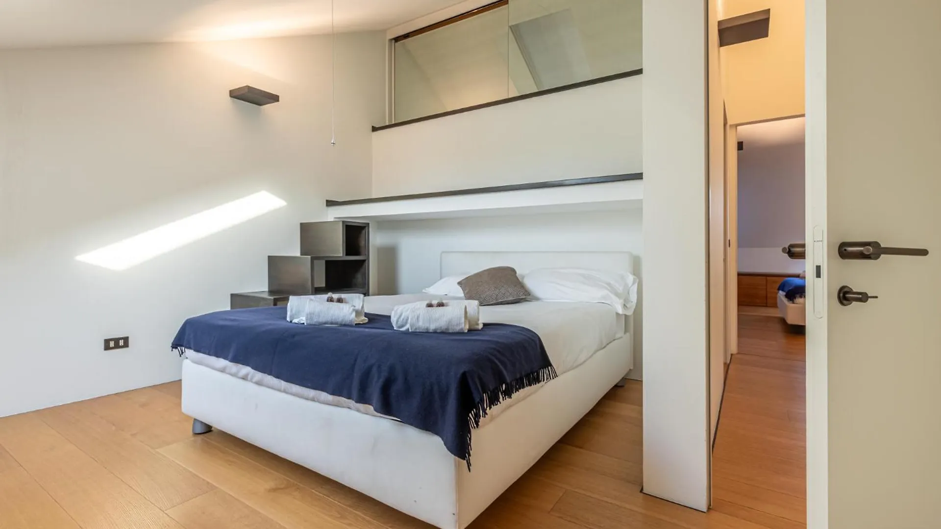 Апартаменты Montenapoleone Luxury Penthouse Милан