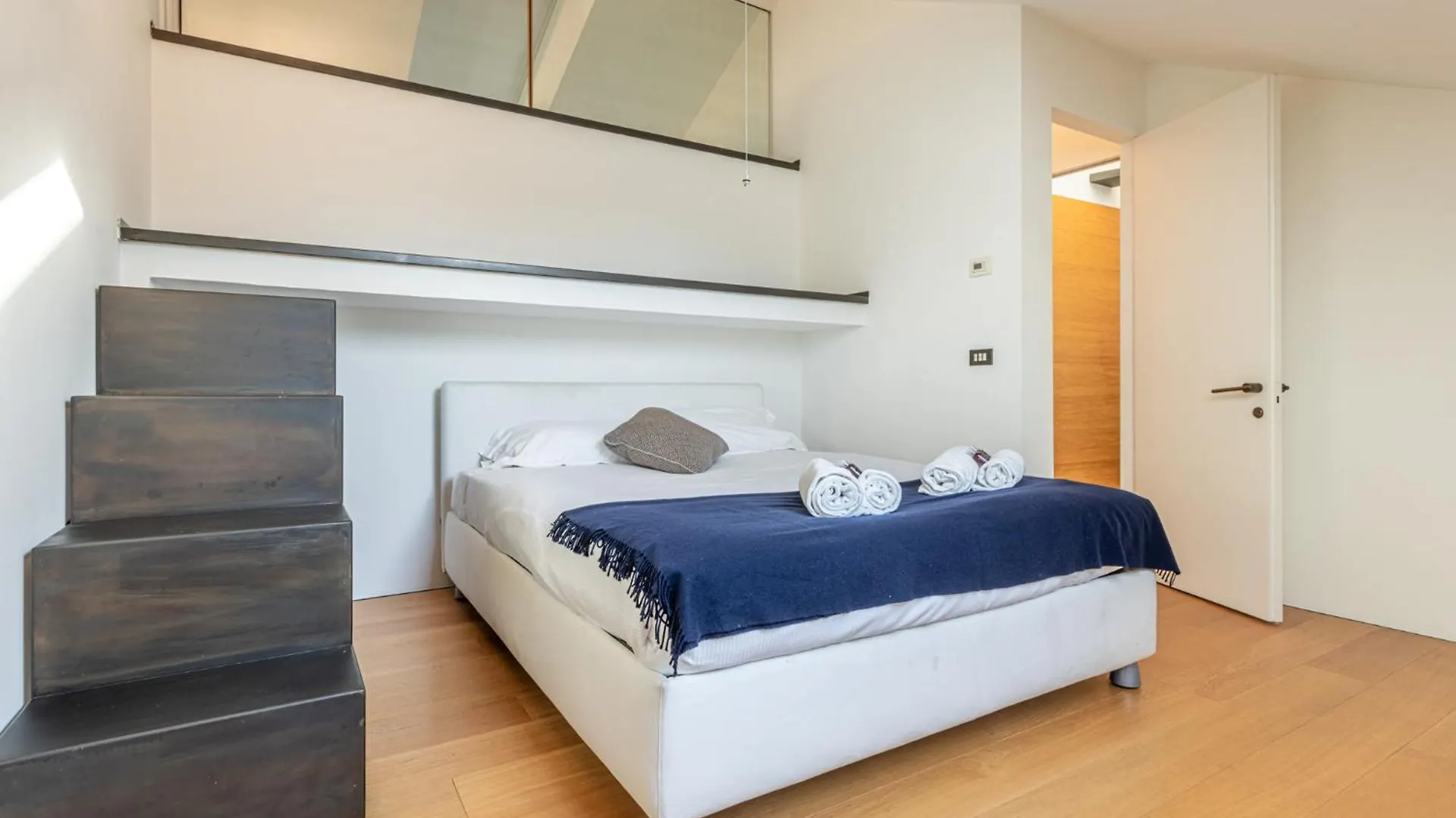 Апартаменты Montenapoleone Luxury Penthouse Милан