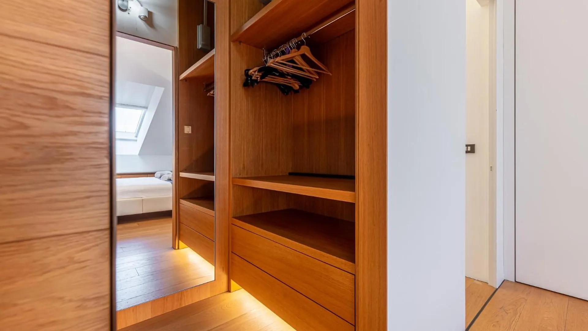 Апартаменты Montenapoleone Luxury Penthouse Милан