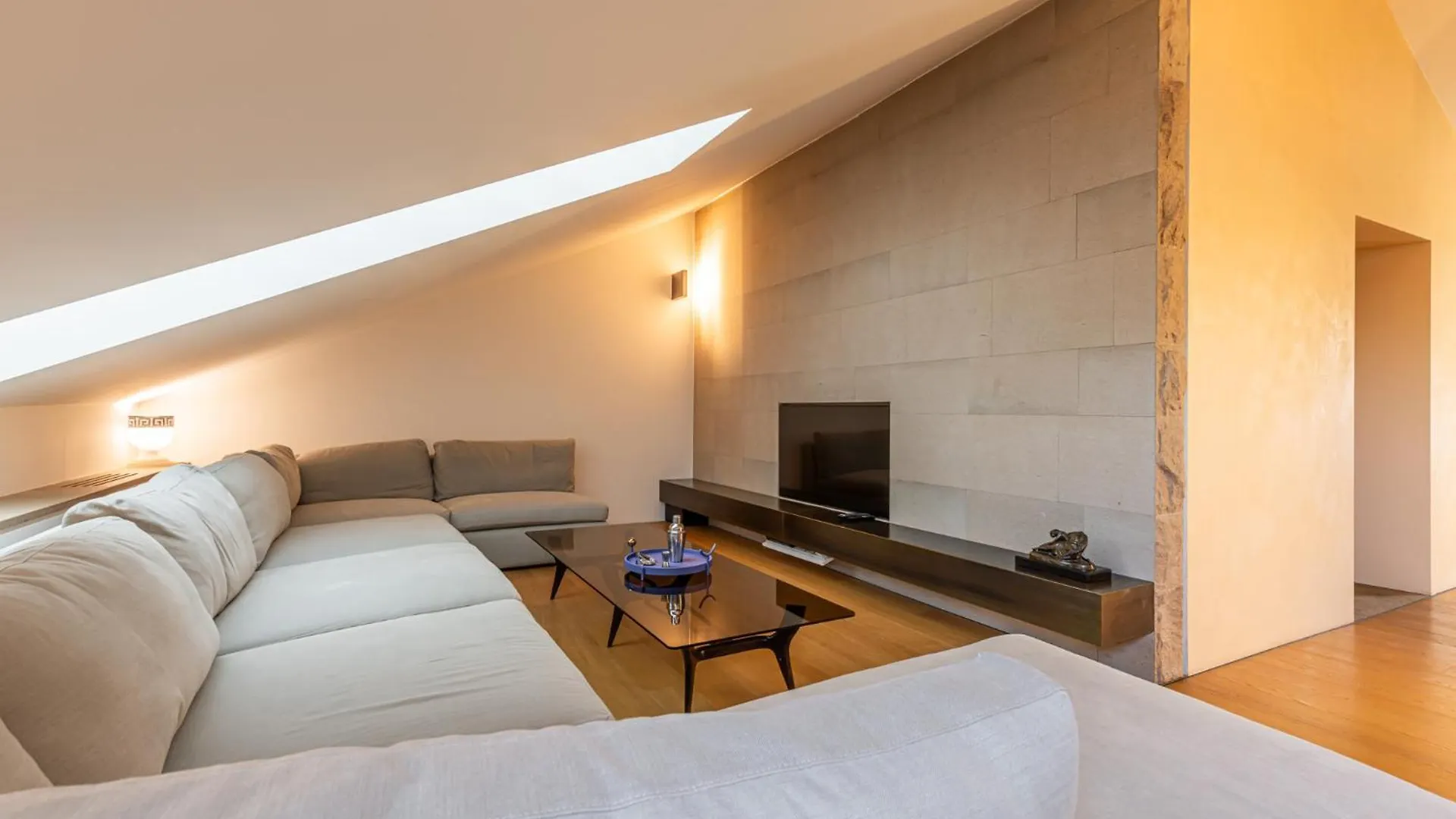 Апартаменты Montenapoleone Luxury Penthouse Милан