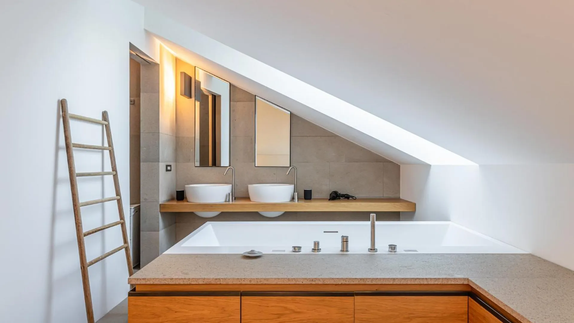 Апартаменты Montenapoleone Luxury Penthouse Милан 0*,  Италия